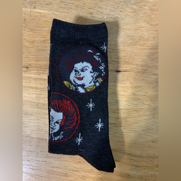 10 for $30 Disney Hocus Pocus Halloween Crew Socks - Picture 4 of 7